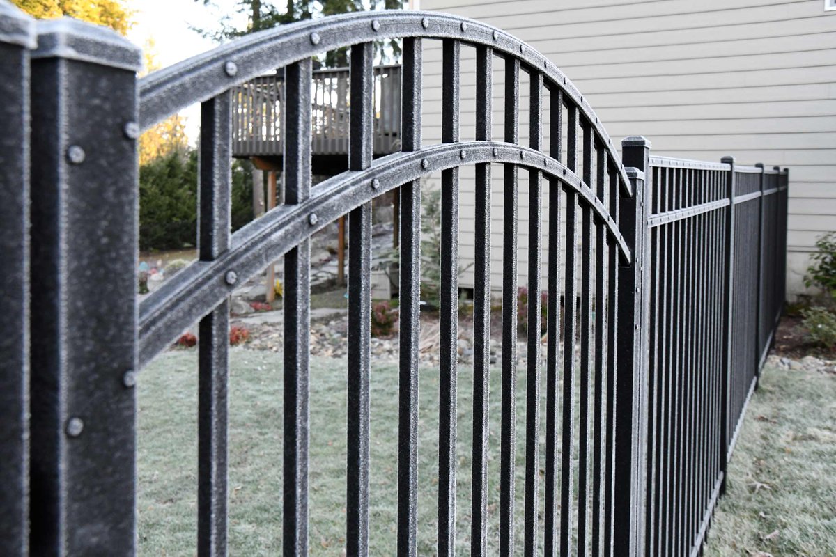 AJBServiceWA's tweet image. Need a fence? Consider an aluminum fence! It is lighter than steel or wrought iron and will never rust. It's a great option for homeowners looking for a metal fence with less maintenance. 

#fencingdesign #ajbservices #aluminumfences
