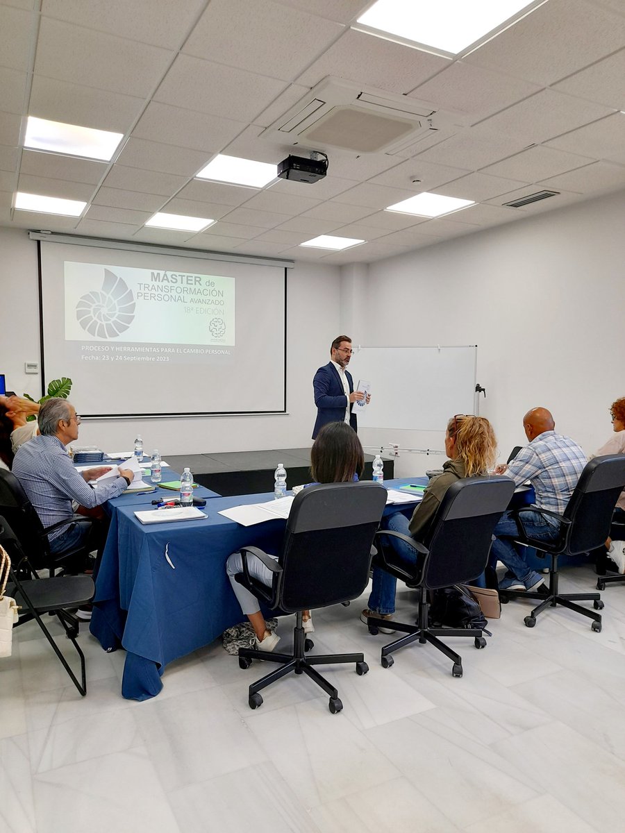 Aperimens's tweet photo. Nuevo grupo de valientes y heroínas comenzando su gran camino hacia sus metas y propósitos🎯
ENHORABUENA💙🤍
Un grupo donde...
👇
https://t.co/pow9s5EwEe https://t.co/LTTVvTnZQc