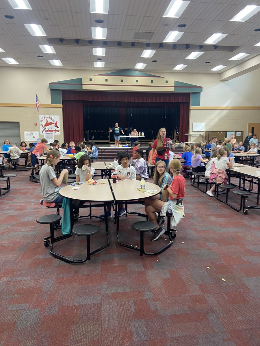 SCI_PTO's tweet image. Shark Party was filled with lots of fun! Thank you for all the Sharks who came out, the staff who stayed to help and the amazing parent volunteers.