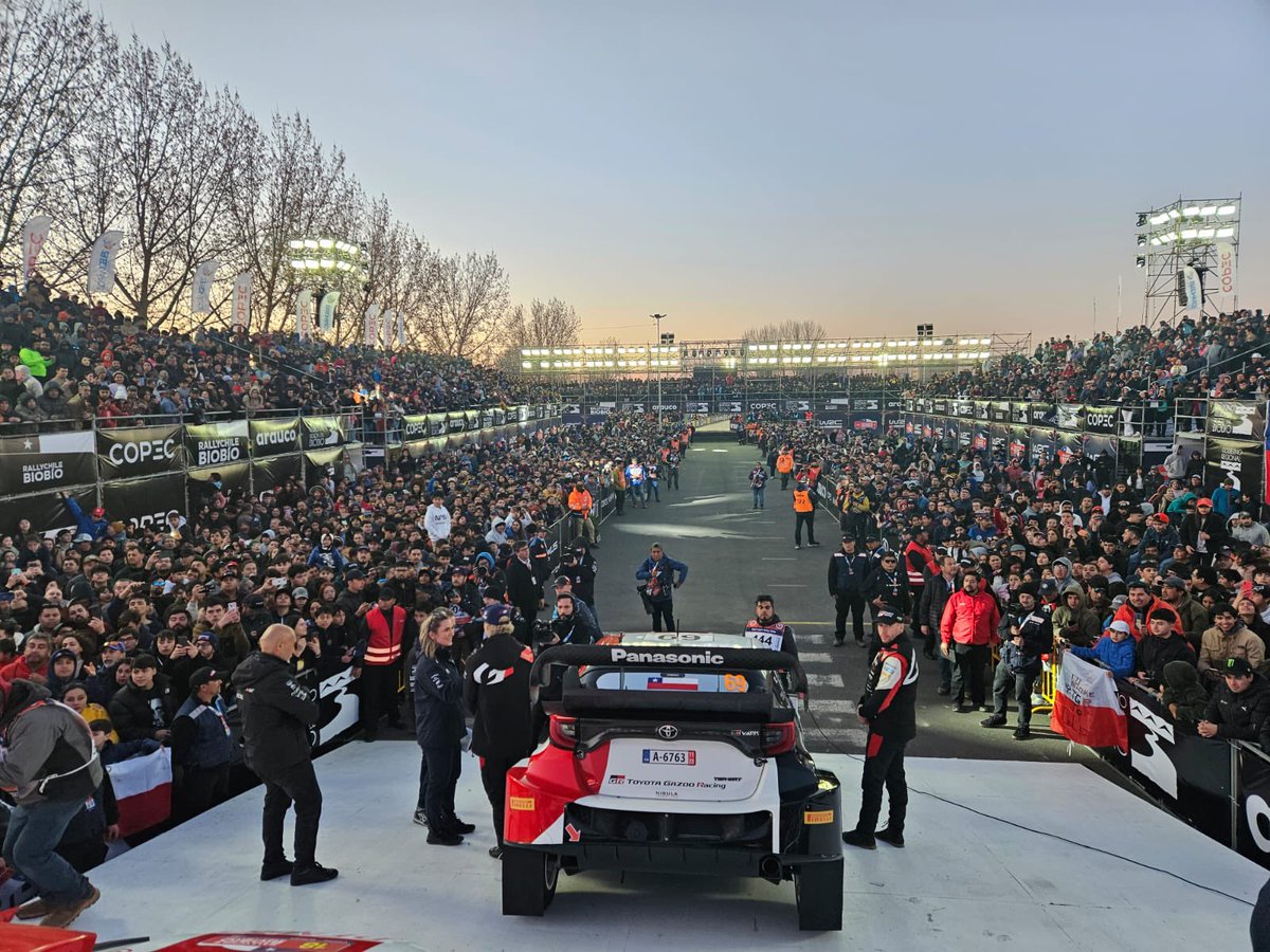 JariMattiWRC's tweet photo. Back on duty! 

What a fantastic atmosphere at the Ceremonial Start of #RallyChile! 

Thank you everyone for the warm welcome! 🙌🏼 🇨🇱

#WRC #TOYOTAGAZOORacing #TPisback https://t.co/r47SSc20mn
