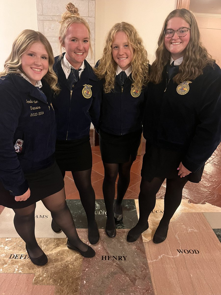 LCFFA1's tweet photo. On Wednesday our students had the opportunity to attend the Ohio Legislative Leadership Conference at the Statehouse in Columbus. They learn about the ongoing legislation around Ohio agriculture and how to lobby and activate for agriculture! #OhioFFA https://t.co/sSDvM7ILXr