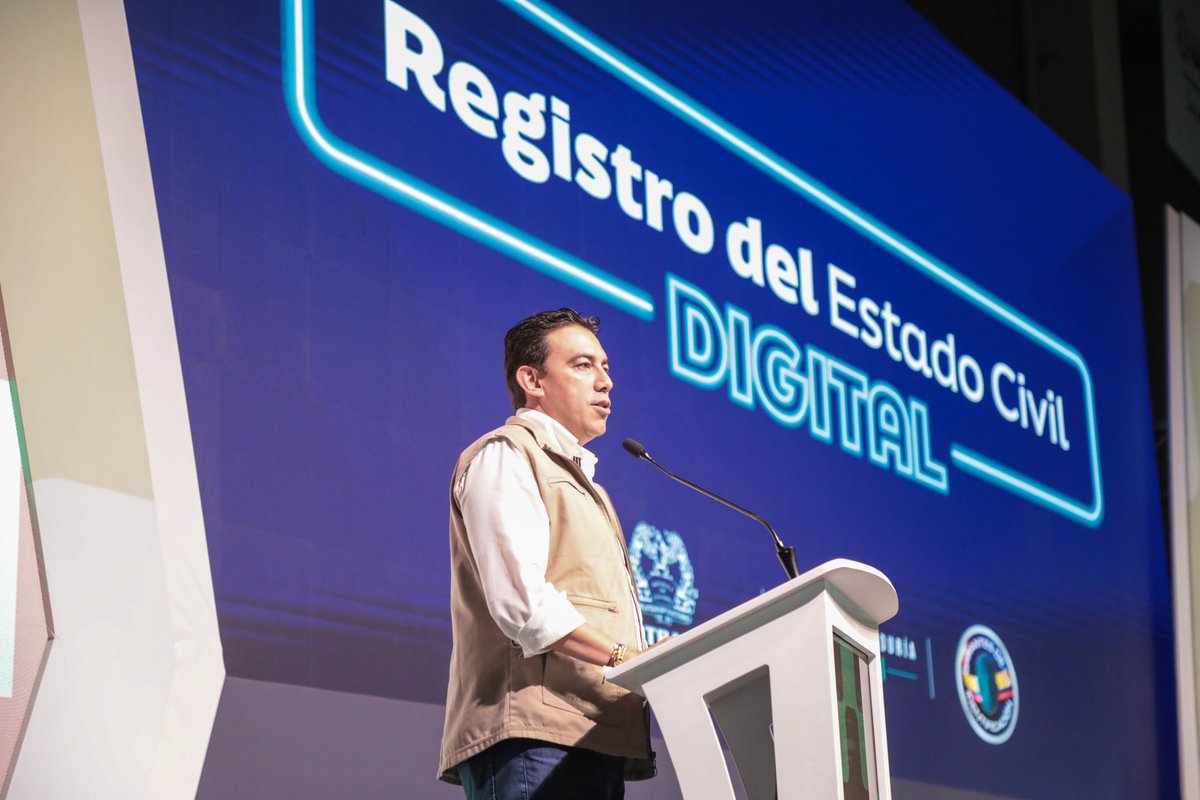 Registraduria's tweet photo. #EsNoticia | "El registro civil digital es un logro tecnológico que, sumado a la cédula digital, convierte a Colombia en el único país del mundo con estos dos documentos de identificación. Así brindamos mayor seguridad a los ecosistemas virtuales y mejoramos la calidad de vida de los colombianos", aseguró el registrador nacional, Alexander Vega Rocha, al hacer el lanzamiento en Barranquilla.

"Durante tres años, miles de funcionarios de la entidad en todos los municipios del país digitalizaron y procesaron 74 millones de registros físicos de nacimiento, matrimonio y defunción y alistaron la plataforma de la Registraduría Nacional que hoy entra en funcionamiento. Con la activación de esta herramienta tecnológica todos los colombianos podrán obtener una copia inmediata de este documento, ya sea en el país o desde el extranjero. Así los trámites demorados serán cosa del pasado", explicó .

Vega Rocha agregó que los trámites presenciales ante las notarías continuarán siendo una opción temporal.

@colombiafintech 

#GarantesDeLaIdentificación
#Fintech
#LatamFintechMarket