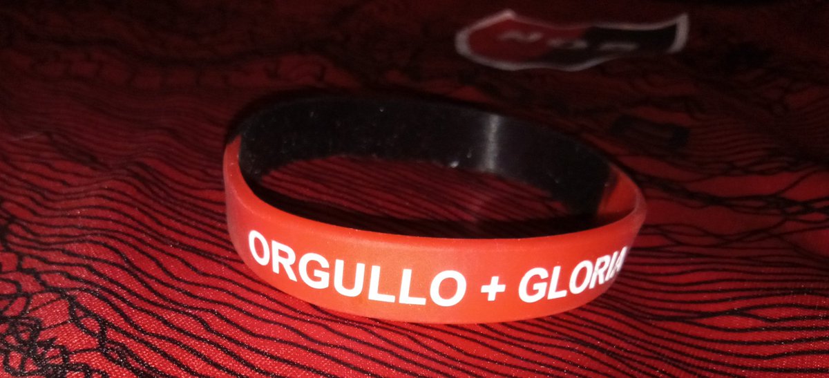 Elbebo_'s tweet photo. Si llegó a los 1000 me gusta , mañana regalo 2 pulseritas ORGULLO+GLORIA 🔴⚫  Compartí y dale me gusta #lepra #pulserita #Newells #leproso #canob #rosario #banderazo #futbol #clasico #nob https://t.co/4tm1fDgMoC