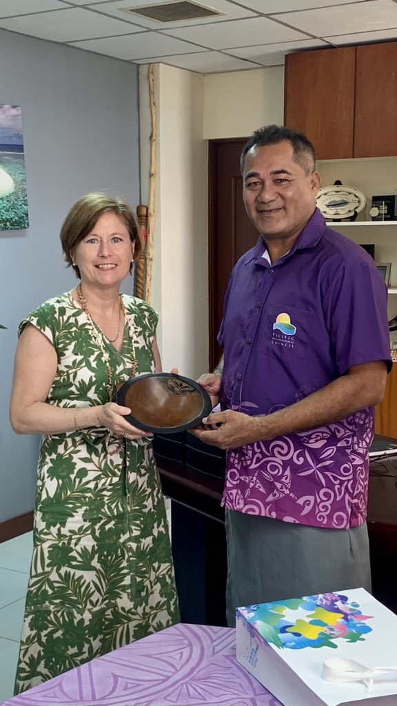 🤝 Fruitful meeting with Hon. Toeolesulusulu Cedric Schuster, @samoagovt 🇼🇸Minister of Natural Resources and Environment. 

France 🇫🇷  and 🇼🇸 Samoa are committed to working together on #OceanConservation 🌊 ahead of #UNOC25