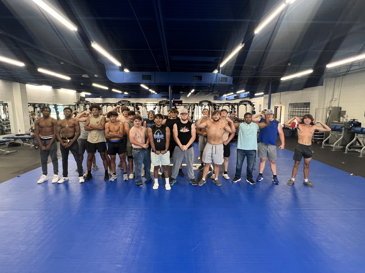 #BEEFCAKE Thursday !! FIRST DISTRICT GAME TOMORROW NIGHT @  BECKVILLE !! #WIT #HAWKSTRONG <a href="/KellanCarrell/">Kellan Carrell</a> <a href="/mbgarcia54/">Coach Garcia</a>