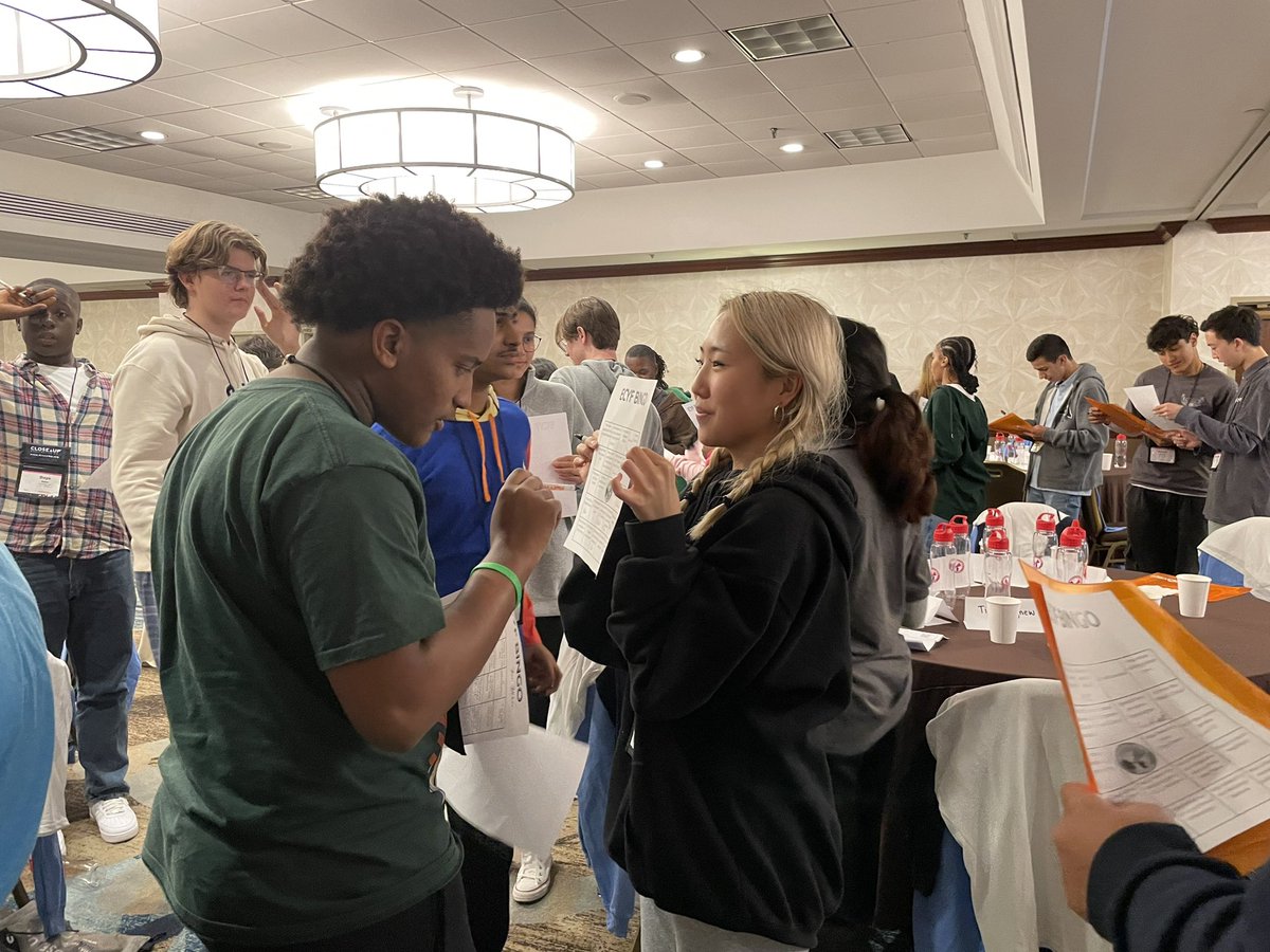 Our #ECYFinDC23 trip kicked off tonight with a bingo icebreaker game. This year, we have 33 fellows and 7 alumni joining 4 staff members in our nation’s capital.