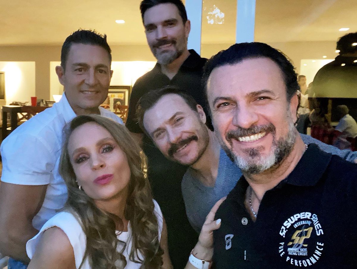 JessyCoch's tweet photo. #tbt❤️ 

Llega ya… 
Noviembre de mi 🥳 y del 👿🫢☠️👺🎃👻

#llegaya #quebuenequipo #elmaleficio #seviene #decumple #quemiedo #purosusto #suspenso #aynanita https://t.co/zyZwpsXK6Y