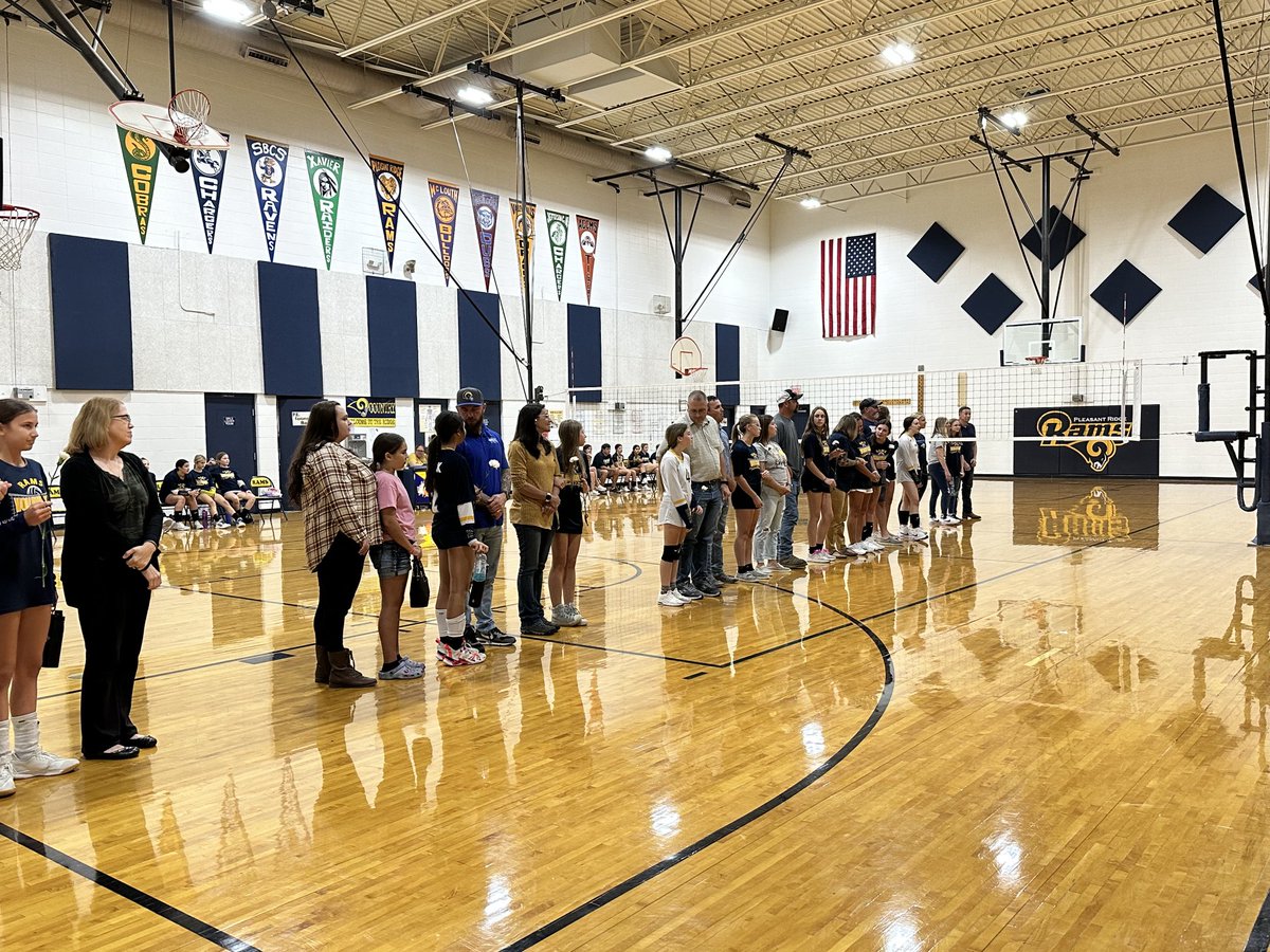 PRMSHoppe's tweet photo. PRMS Volleyball Parents Night! 🏐💙💛🏐 ⁦@USD449⁩ https://t.co/VhTlU8IbbL