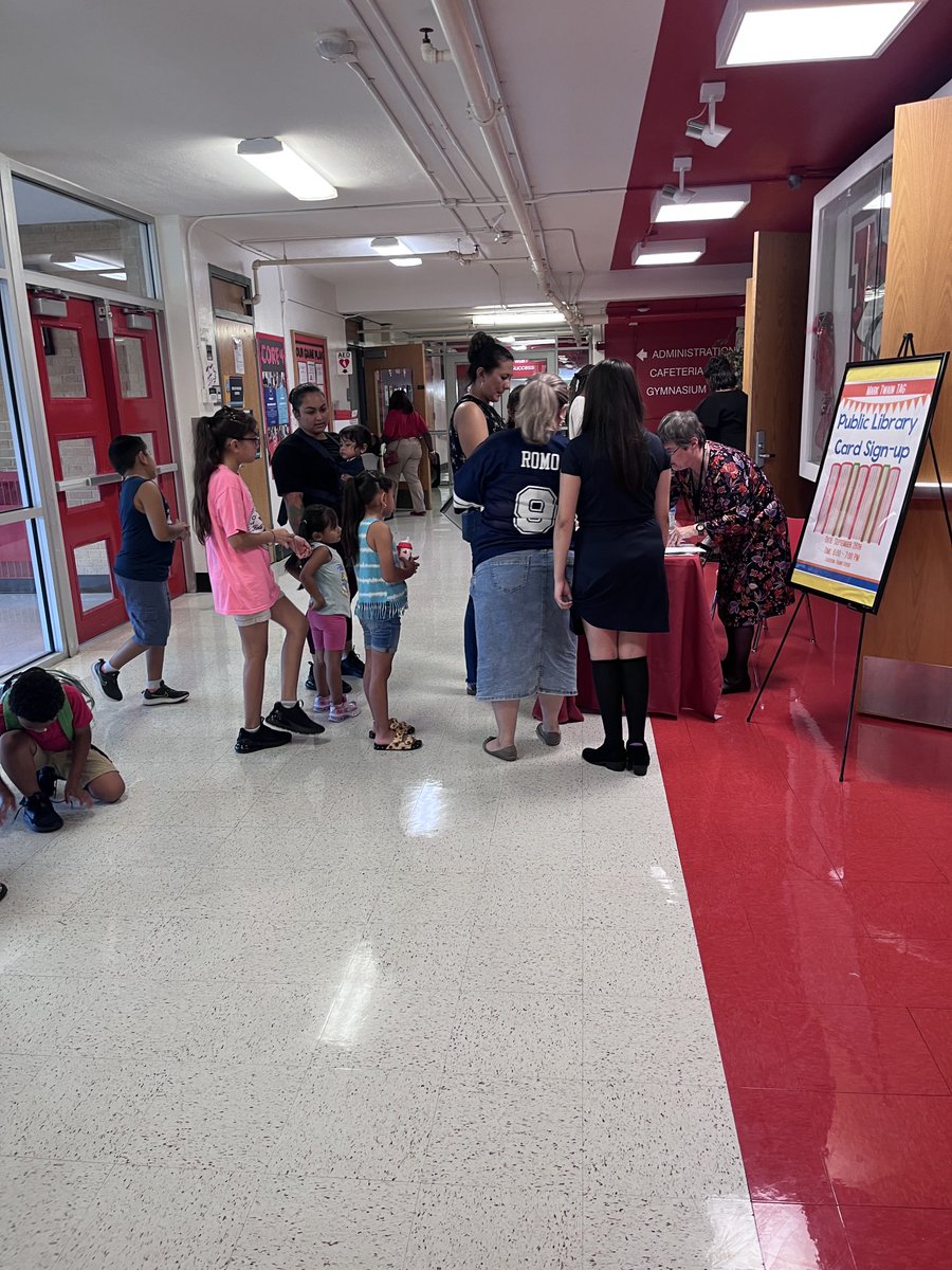 RambertPamela's tweet photo. @MarkTwain_TAG library continues to support literacy by signing up families for library cards @DISD_Libraries @DallasReads #dallaspubliclibrary Thx Sandra from the Polk Wisdom Branch for your continued support. @dallaslibrary https://t.co/o0ZLcpNquS