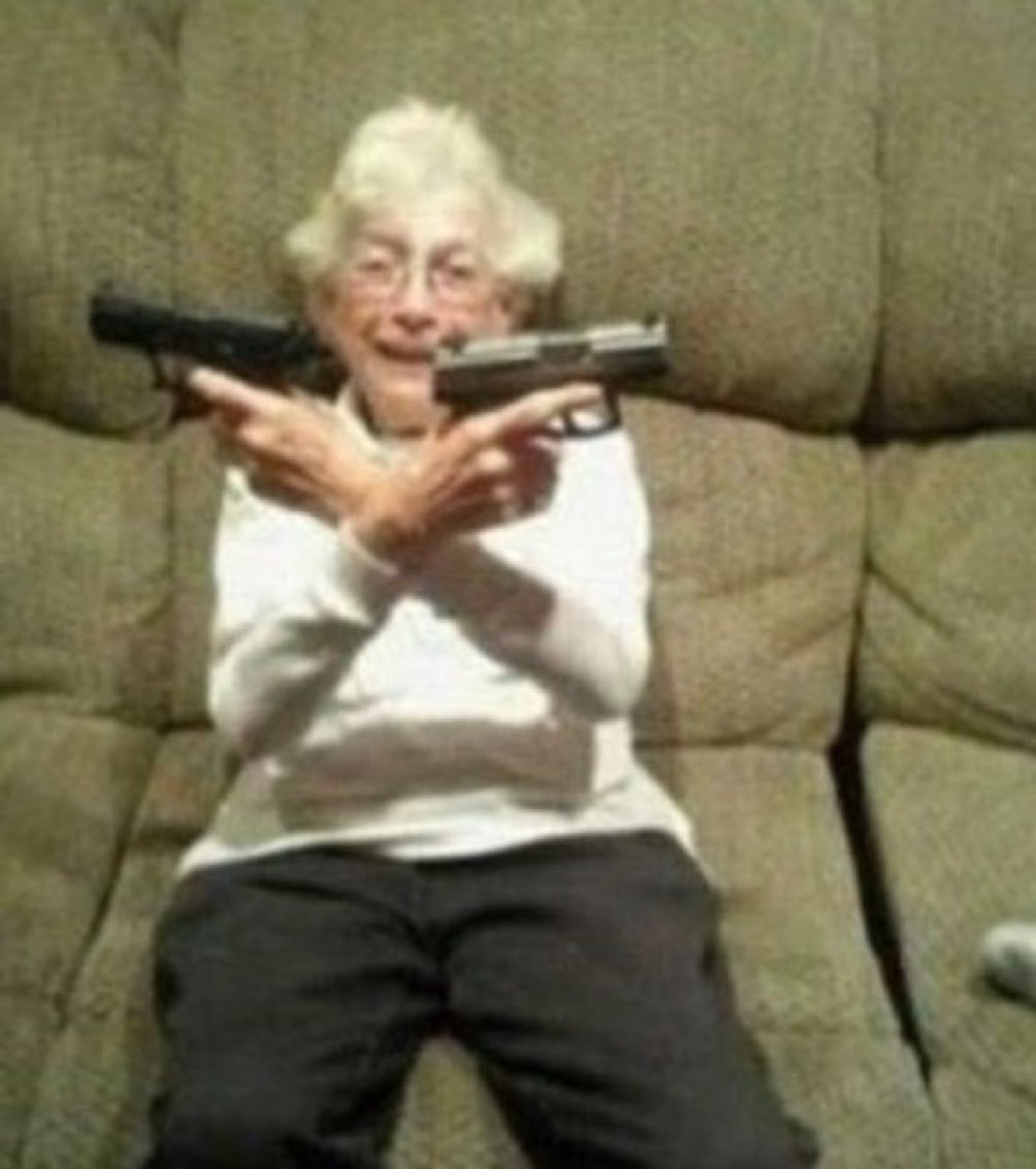 Yo esta noche escuchando gangsters y pistolas del álbum de Feid 🔥🔥🔥
