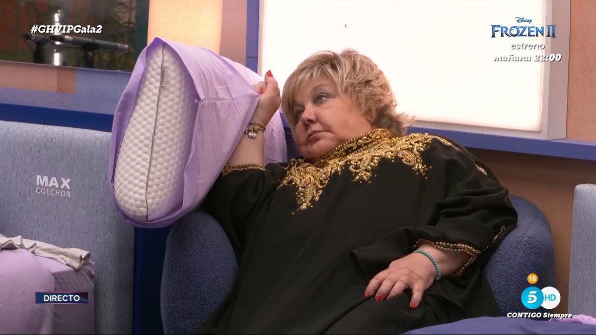 anabel_hzl's tweet image. La Abu después de nominar a su nieto #GHVIPGala3