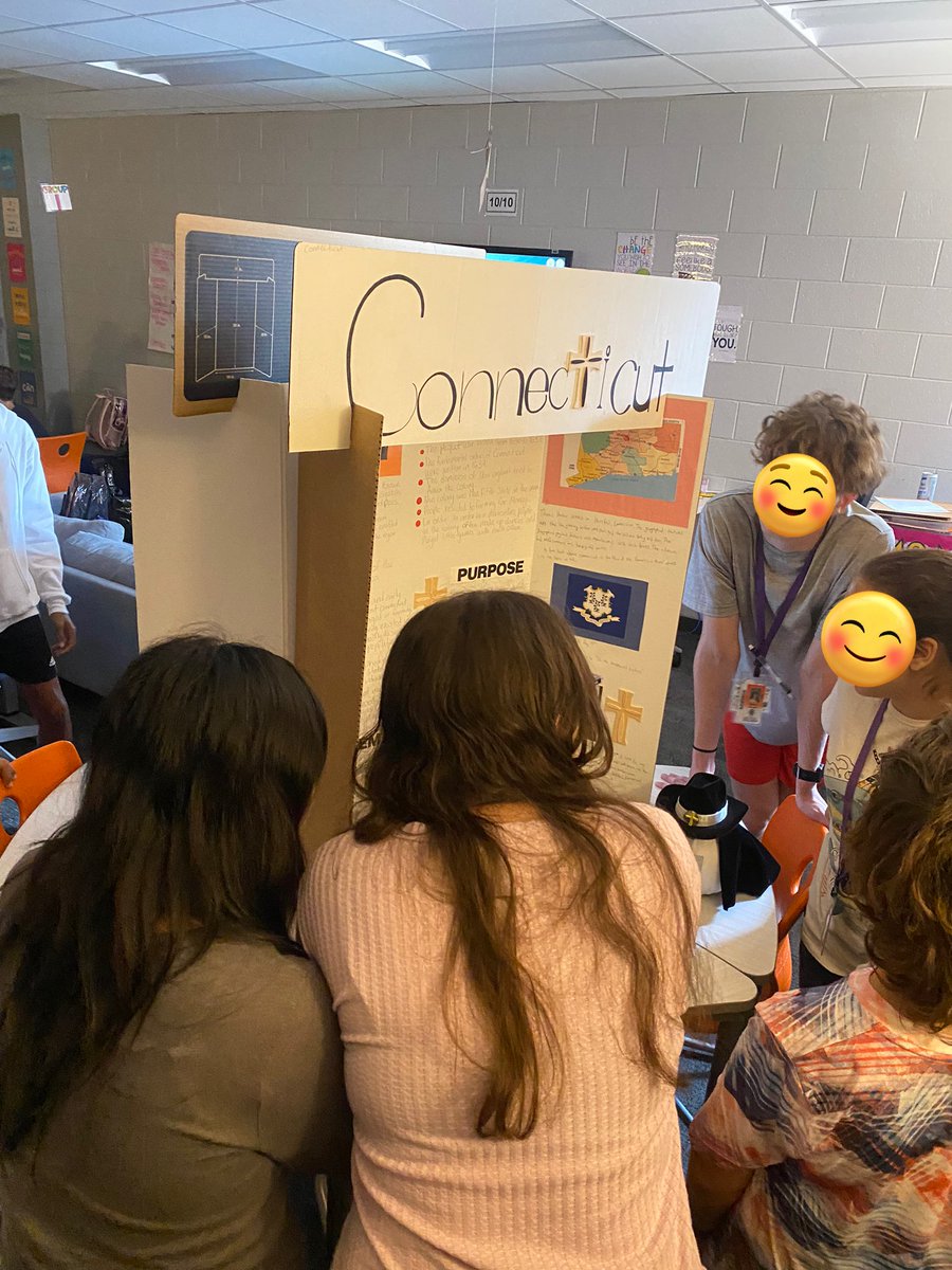 Ms_Moreno8's tweet photo. A very busy day @CookRangers 🖤🤍 Enjoyed getting to see my students projects on the 13 original colonies &amp; ended the day at the volleyball game for a teacher appreciation game! #RangersTodayLeadersTomorrow #rangersgothedistance https://t.co/crxnlSDzwr