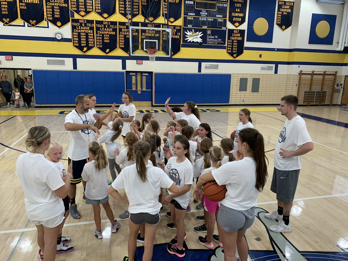 WilmingtonGBB's tweet photo. Such a fun week w/my varsity helpers &amp; elementary campers! Great week of teaching basketball, playing games &amp; bonding with the current &amp; future lady hounds! This program is so BLESSED to have such great people involved from staff, players (old and young)&amp; parents! #futureisbright https://t.co/ToAyqbIuhS