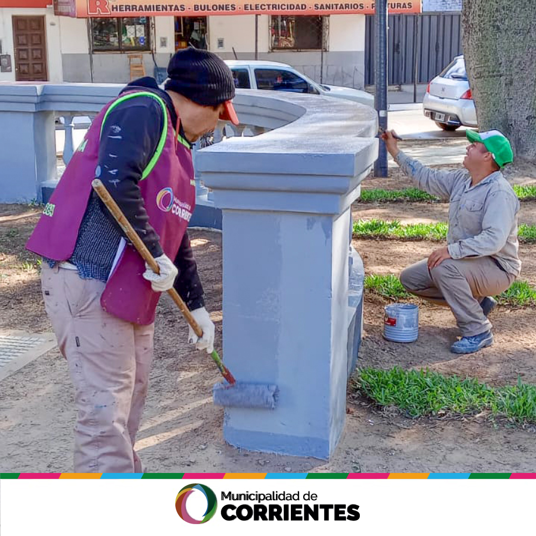 mcabrerakoz's tweet photo. ¡Más obras! 🙌
Seguimos revalorizando los espacios públicos.
🟨 Trabajo de pintura de todo el sector del monumento plaza 🗿 Piragine Niveyro. 
@municorrientes https://t.co/XsVC9WNnSi