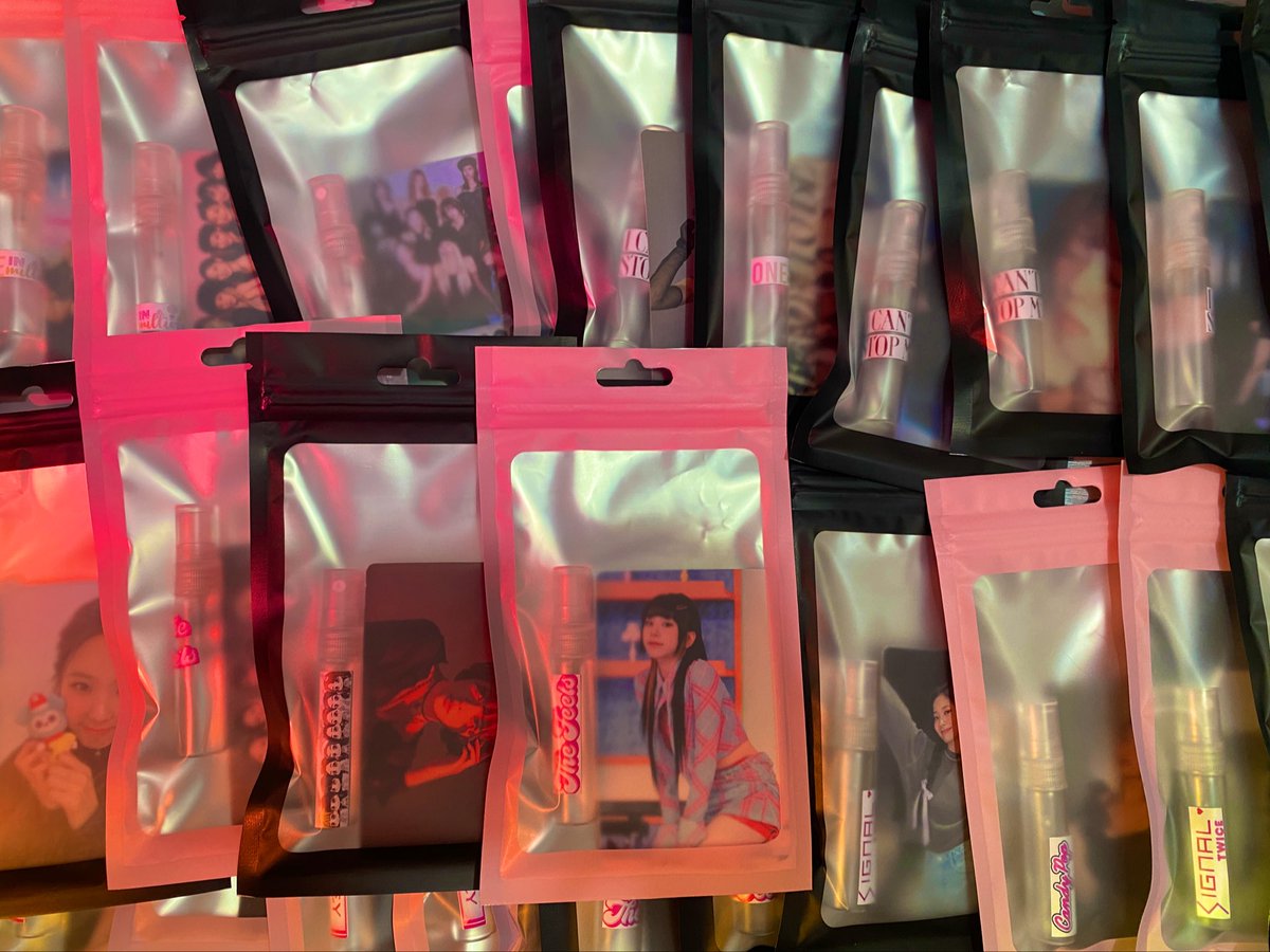 Nayeon Bunny tweet media