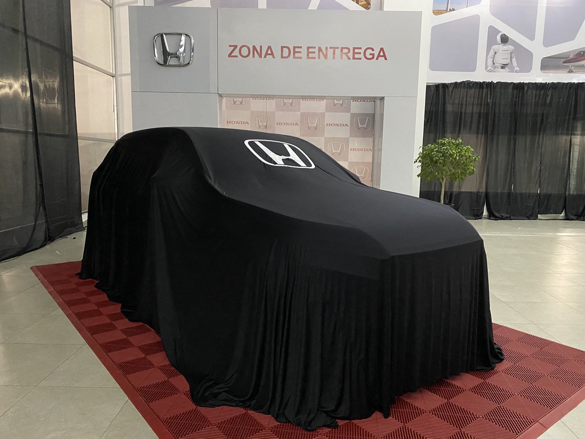AutomagazineEc's tweet photo. Estamos con Honda y Recordmotor, en la presentación de sus nuevos modelos CR-V y HR-V para Ecuador, ahora! ⬇️
Pronto en https://t.co/xw6gbBsb93

#AutoMagazineEc #AutoMagzine #AutosEcuador #AutoEc #Honda #Recordmotor @Honda @HondaESauto @recordmotor @HondaMexico @honda https://t.co/XE82HJeluq
