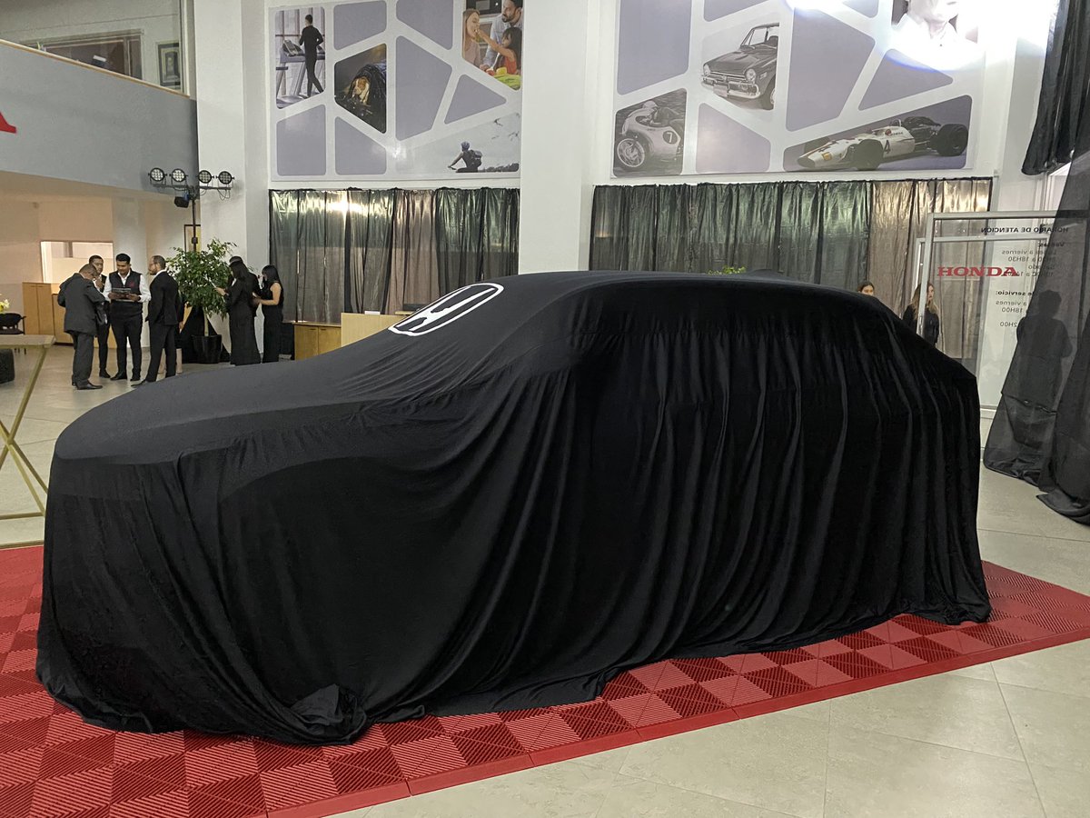 AutomagazineEc's tweet photo. Estamos con Honda y Recordmotor, en la presentación de sus nuevos modelos CR-V y HR-V para Ecuador, ahora! ⬇️
Pronto en https://t.co/xw6gbBsb93

#AutoMagazineEc #AutoMagzine #AutosEcuador #AutoEc #Honda #Recordmotor @Honda @HondaESauto @recordmotor @HondaMexico @honda https://t.co/XE82HJeluq