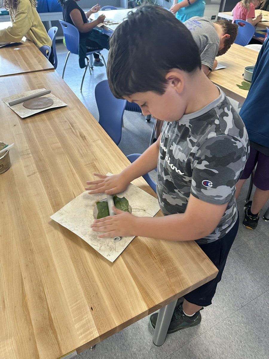 Leaf print clay bowls. 🍁