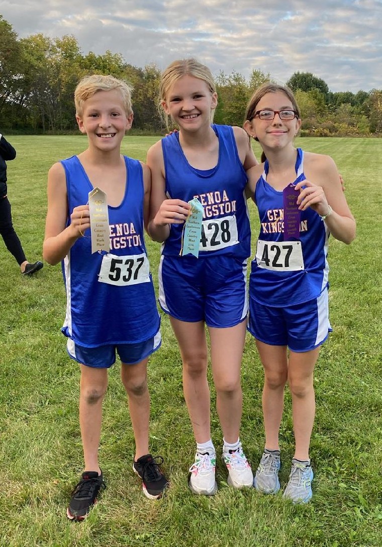 Congratulations to Madyson McDowell, Kennedy Smith and Levi James for earning All-Conference honors at the Mid-Northern Conference Cross Country Championships in Kingston tonight! 
Madison was 7th, Kennedy was 12th place for the girls. Levi James finished in 9th in the boys race.