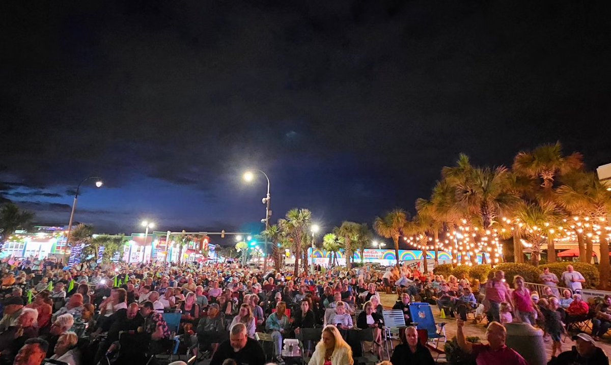 CityofNMB's tweet photo. What a way to end #MusicOnMain for the season! Thomas Road gave an awesome performance, the weather was perfect, and the crowd was stompin' their feet to the music 🤠
Sponsored by Coastal Carolina National Bank and the City of North Myrtle Beach. https://t.co/9Sl7kzEjx0