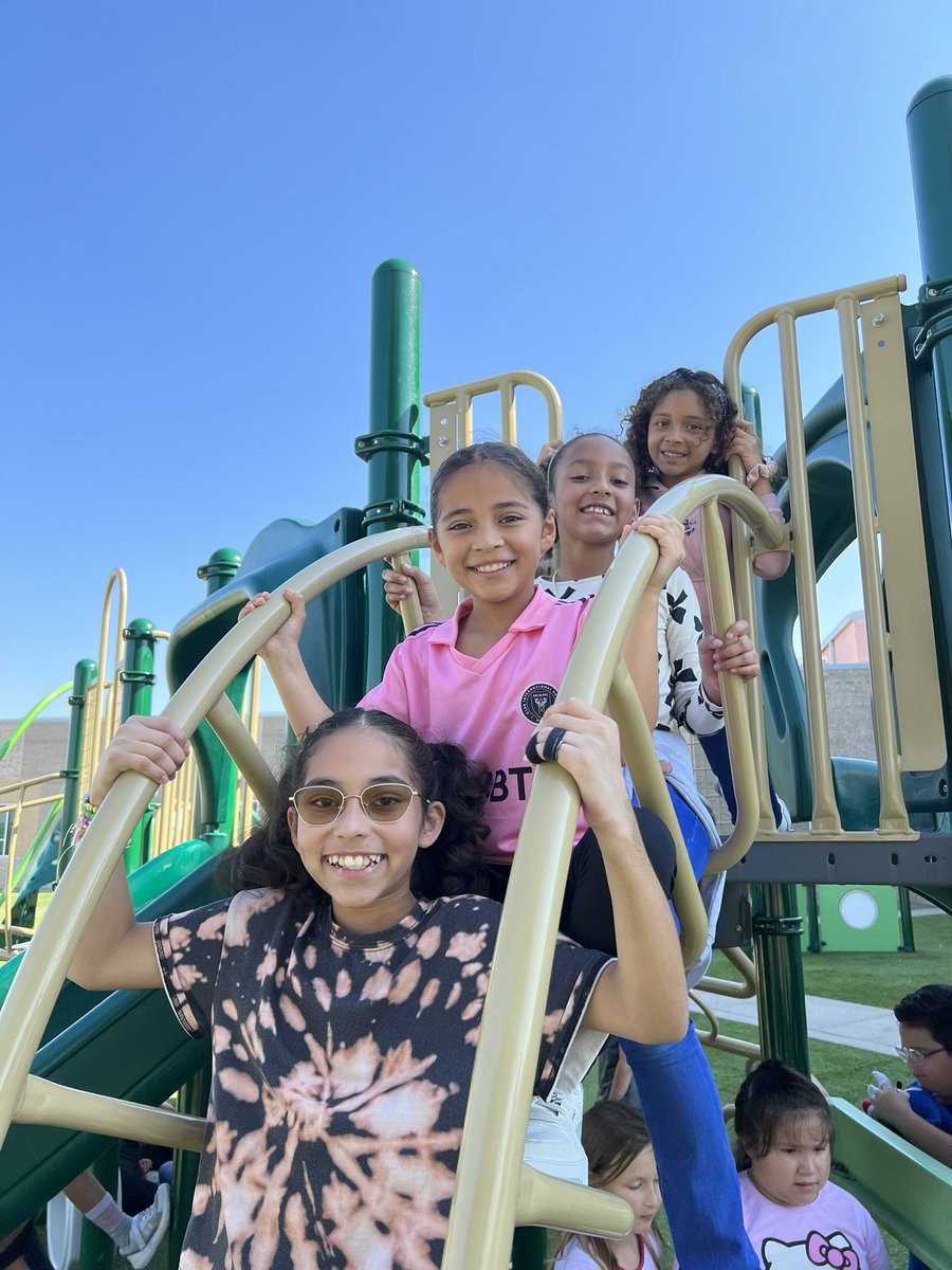 Andrea Ferrer tweet media