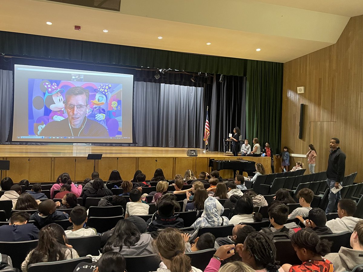 Great to Zoom back to Hartsdale, NY, last week to chat with @teacherwarrior1 Lori D'Andrea's 7G students at @GreenburghWMHS in @GreenburghCSD ! Attentive, thoughtful, and fun: if this is our future, we're in very good shape. :-)