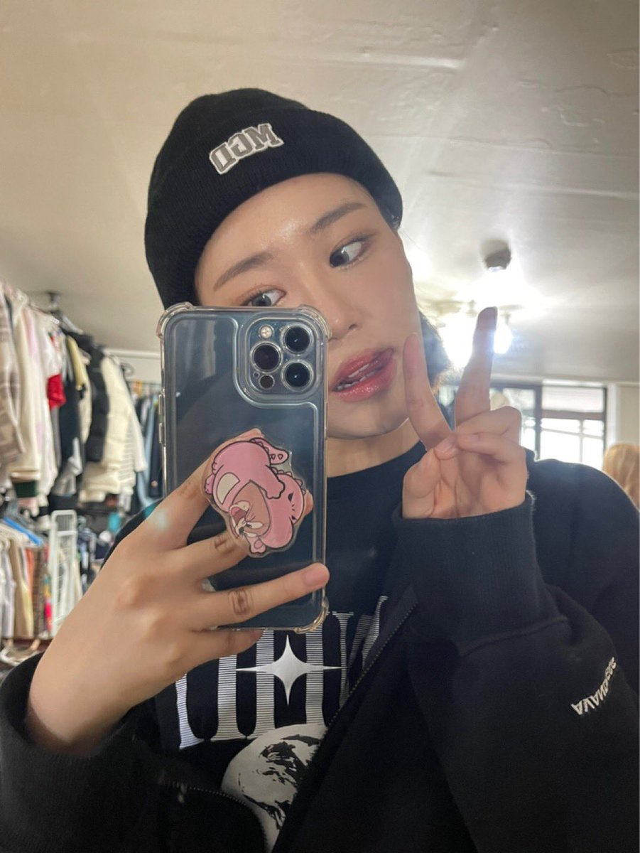 Lapillus_twt's tweet photo. 즐거운 추석 보내기ㅣㅣ ~ 일본 잘 다녀오겠습니다 !!🥺🫶😖✨

#Lapillus #라필루스 #Bessie #베시 https://t.co/1OgXhqmKfI