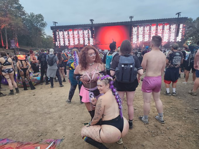Got to meetup with @subgirl0831 and @justa_barbi at lost lands ♡♡ https://t.co/jBIg0KaeAy<a class="tags" href="/tag/subgirl0831">@subgirl0831</a><a class="tags" target="_blank" title="On Twitter" href="/?out=eyJ0eXAiOiJKV1QiLCJhbGciOiJIUzUxMiJ9.eyJpYXQiOjE3MjE1NDg4MjYsImlzcyI6InR3cG9ybnN0YXJzLmNvbSIsIm5iZiI6MTcyMTU0ODgyNiwiZXhwIjoxNzUzMDg0ODI2LCJyZWRpcmVjdF91cmwiOiJodHRwczovL3R3aXR0ZXIuY29tL2p1c3RhX2JhcmJpIn0.2NS-AezpNCvroH30TjfOUVuASSP-JVDwcv_vsYNuBBbefbyVIvOYXuw5X158sAS4YbccoIDaA7N5ad-AzmH4mw">@justa_barbi</a><a href="/tag/flash"class="tags"><span>#flash</span></a><a href="/tag/boobs"class="tags"><span>#boobs</span></a><a href="/tag/public"class="tags"><span>#public</span></a>