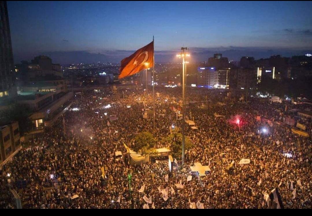 @AtakanEmsalHepimiz  Gezi direnişinde milyonlar vardı oradaydık.