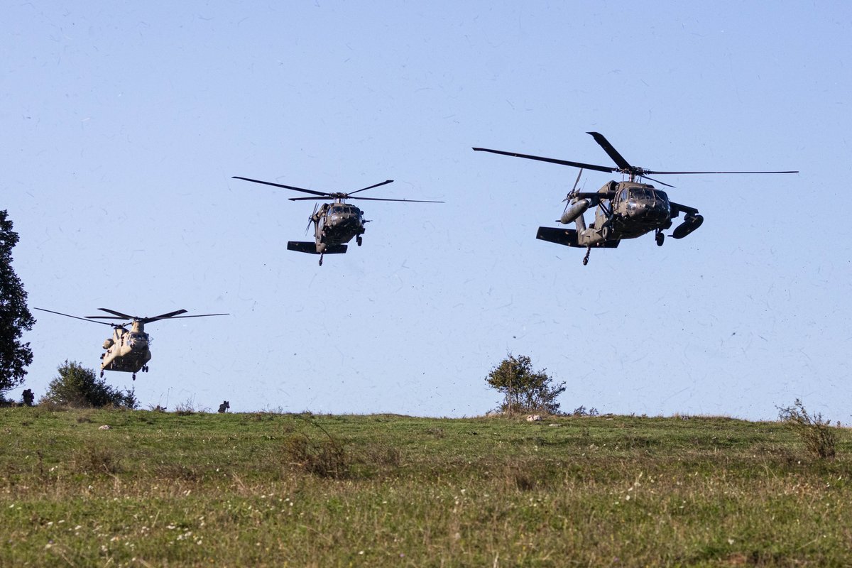 USArmyEURAF's tweet image. On #FlightFriday, we bring you the ABC's of Army Aviation. The Apache, the Blackhawk, and the Chinook, all of which recently participated in exercise #SaberJunction 23, which took place at @7thATC's #JMRC. 

#StrongerTogether #MakingaDifference 

@USArmy @VCorps @US_EUCOM