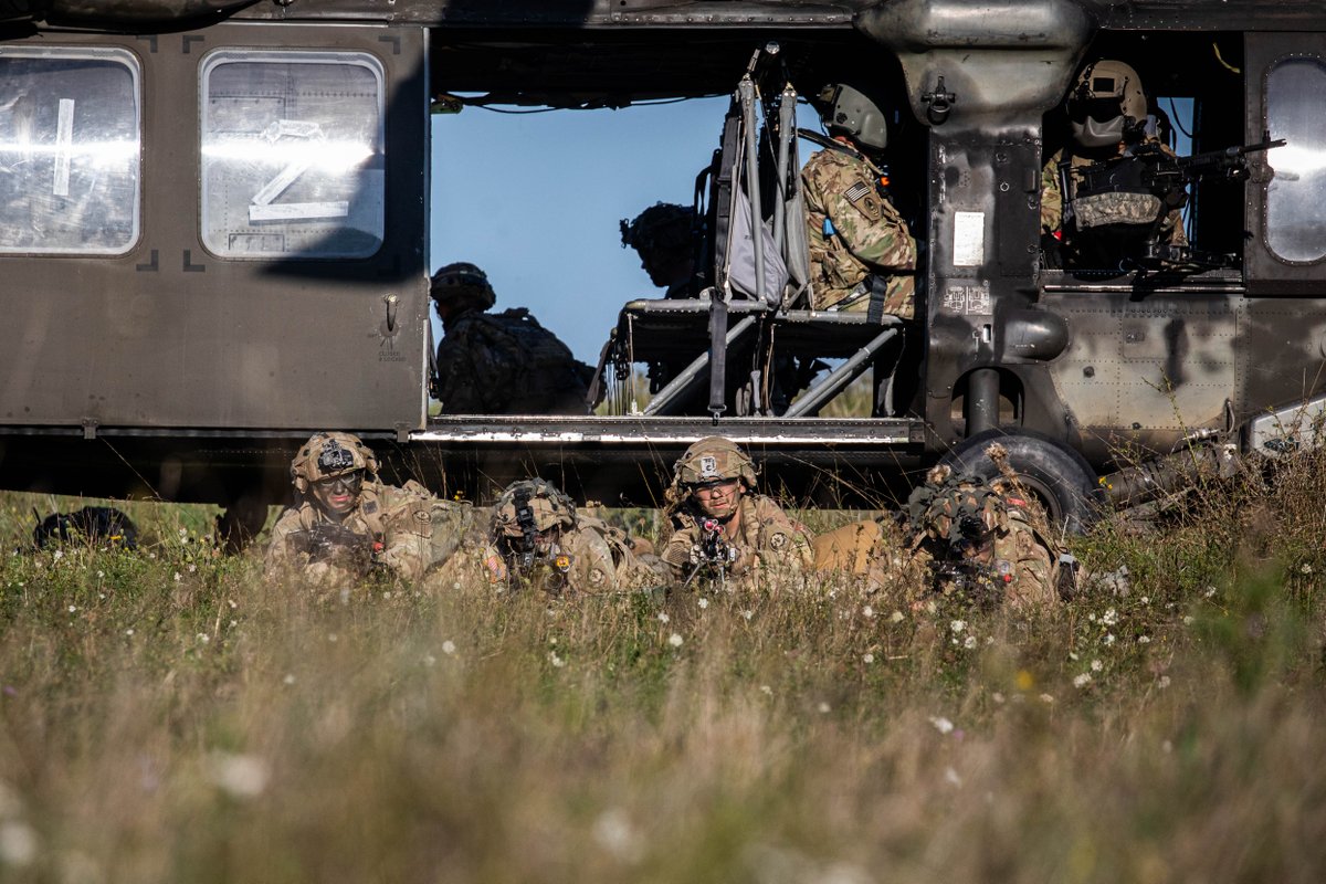 USArmyEURAF's tweet image. On #FlightFriday, we bring you the ABC's of Army Aviation. The Apache, the Blackhawk, and the Chinook, all of which recently participated in exercise #SaberJunction 23, which took place at @7thATC's #JMRC. 

#StrongerTogether #MakingaDifference 

@USArmy @VCorps @US_EUCOM