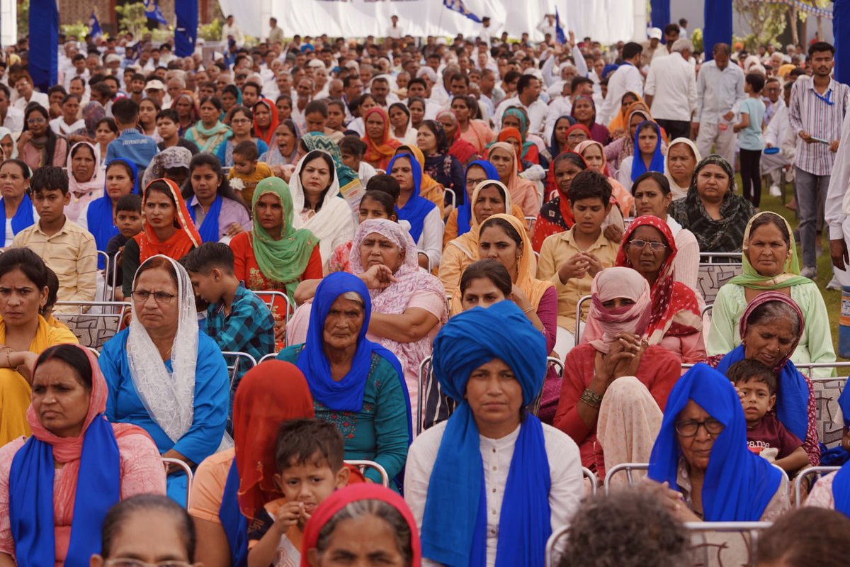 AnandAkash_BSP's tweet photo. हिसार में आयोजित ज़िला स्तरीय संगठन समीक्षा एवं कैडर कैम्प में विशाल कार्यकर्ता सम्मेलन में उमड़ा जनसैलाब, बीएसपी संगठन और कैडर की मज़बूती और ताकत को दिखाता है। 

इसी जज़्बे और जुनून को बरकरार रखते हुए मैं उम्मीद करता हूँ कि बीएसपी का हर एक कार्यकर्ता हरियाणा में अपनी मेहनत से पार्टी को मज़बूत करेगा।

#मेरे_साथ_चले_बीएसपी_से_जुड़े