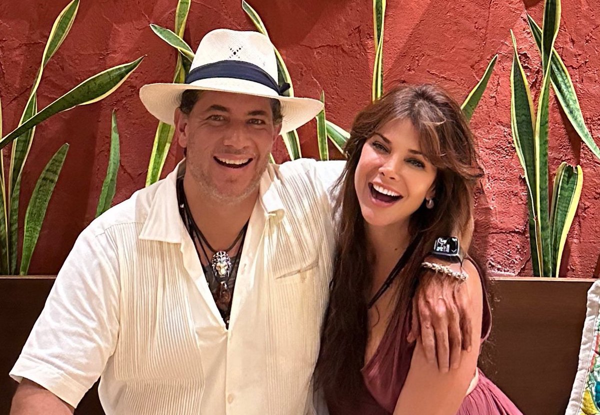 Así 😍

Ya son 13 años juntos!!! Los mejores de toda mi vida mi cielo😀 <a href="/soyfdelrincon/">Fernando Del Rincon</a> TE AMOOOO
#loveofmylife #Aniversario