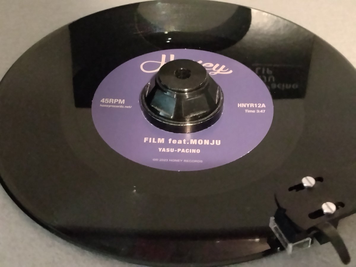 oocnsd's tweet photo. ♪In Stores Today ♪Release on September 29th

Recommend LIMITED VINYL 7inch Product
Yasu-Pacino /16FLIP『FILM feat.MONJU/ El Piano』

https://t.co/AEujOFsQws

#yasupacino
#monju
#issugi
#mrpug
#仙人掌
#16flip
#honeyrecords https://t.co/gCE8un8eir