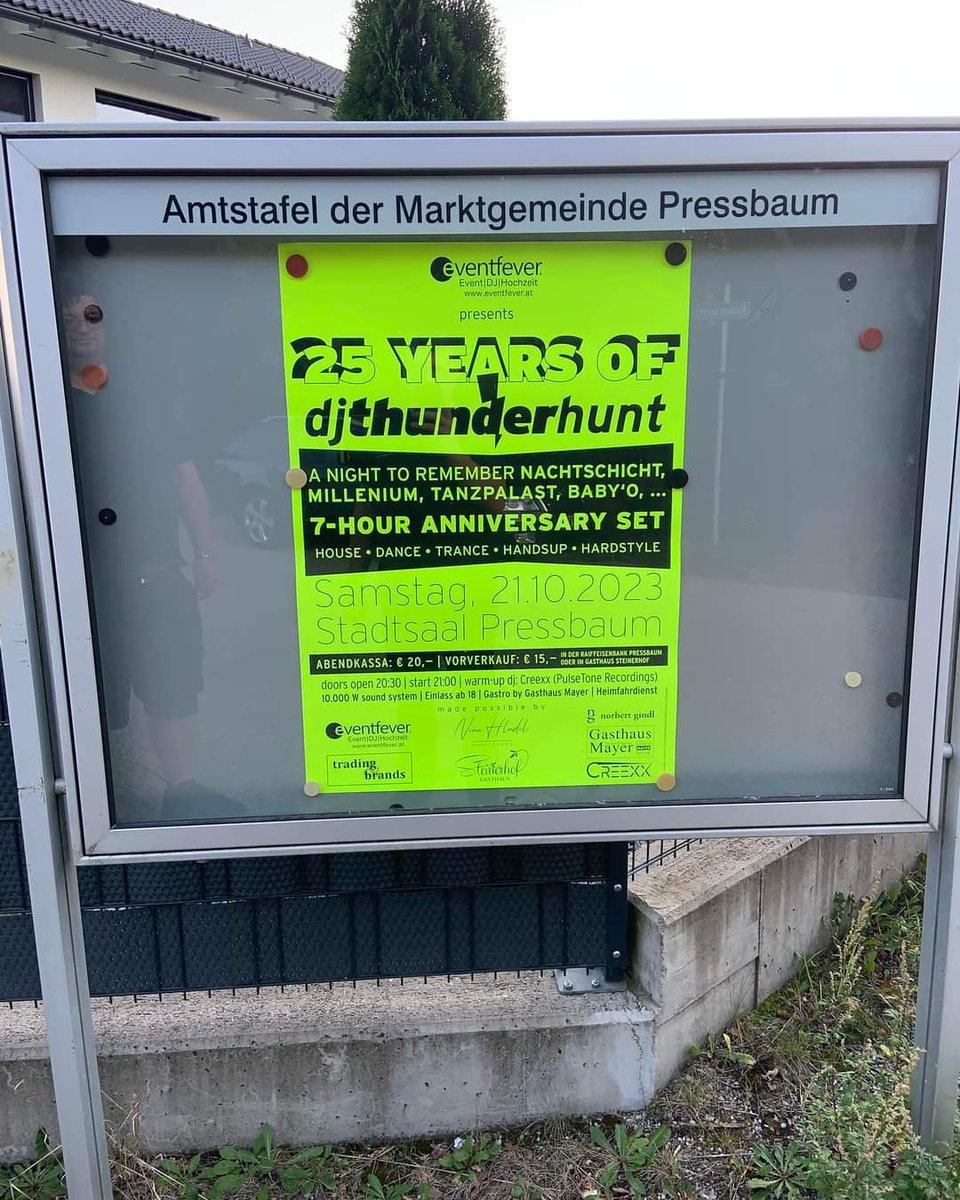 @EVENTFEVER_AT @EVENTFEVERat 

In den nächsten Tagen werden großräumig unsere tollen Plakate in der Öffentlichkeit ausgehängt!

Von sozusagen jeder Ecke lachen die Infos in Neongelb jedem ins Gesicht! 
Wie hier in Rekawinkel, Niederösterreich,Austria sind wir nicht zum Übersehen