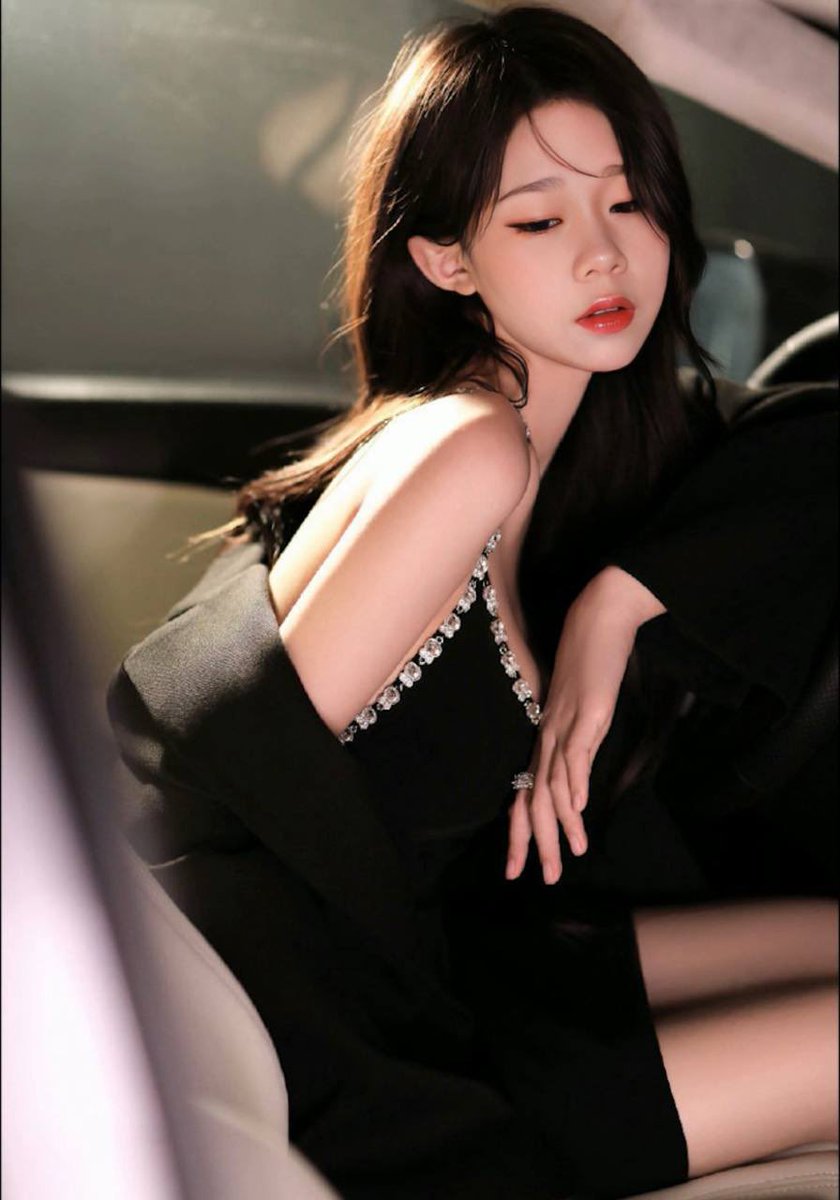 福利姬成都佩佩小盆友（四川）分享的黄推图片2 - 网红私拍内容