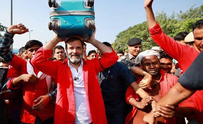 sourcecode24's tweet image. कौन कहता है की प्रधानमंत्री रोजगार योजना विफल है, इसका जीता जागता सबूत है, साथ ही साथ इनको प्रधानमंत्री कौशल विकास योजना का भी पूरा फायदा मिल रहा है, नए नए कौशल सीख रहे हैं।