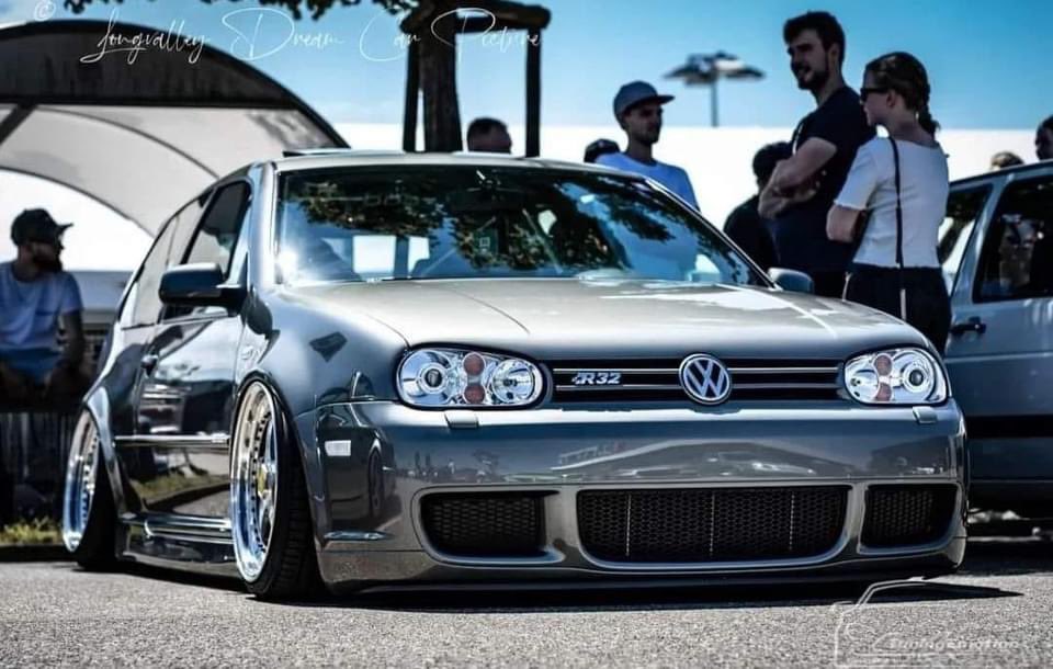 EpicDubs's tweet photo. 🦈.:R32
#VW #Volkswagen #Mk4 #VR6 #Mk4R32 #BBS #BBSRF #Stance #DubLife https://t.co/9eNY1XEUjZ
