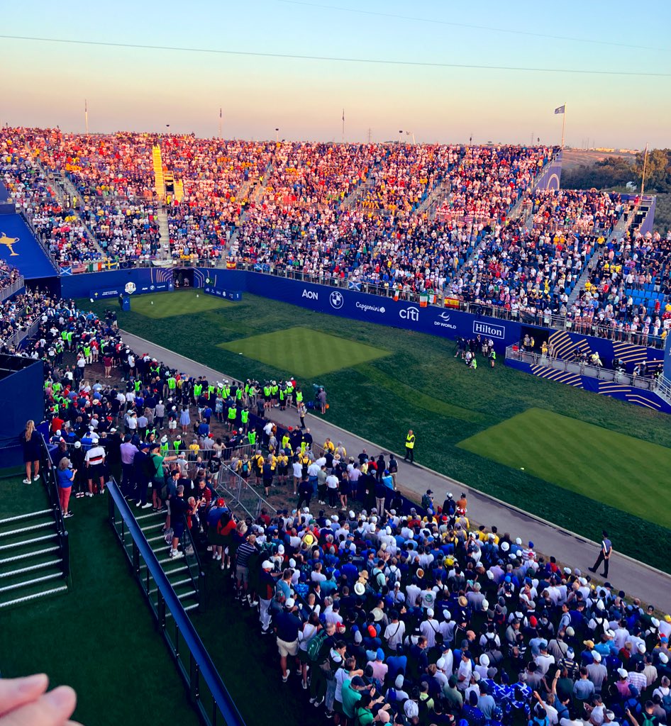 PeterFinchGolf tweet picture