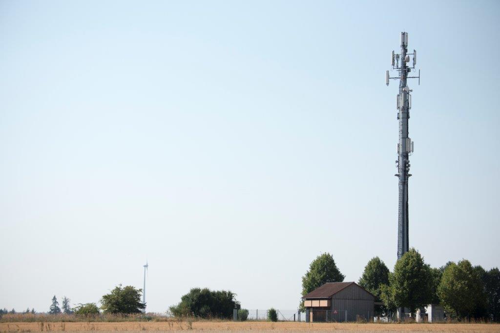 telekomnetz's tweet photo. #Telekom verbessert Mobilfunkversorgung im #LandkreisNordhausen. Telekom betreibt jetzt 39 Standorte im Landkreis. Weitere 23 Standorte geplant. Bessere Versorgung entlang der BAB & Bahnlinie. #Delitzsch #Ellrich #Liebschützberg #Mügeln #Nordhausen #Rackwitz #Wolkramshausen #LTE https://t.co/3gNZ0jlLd3