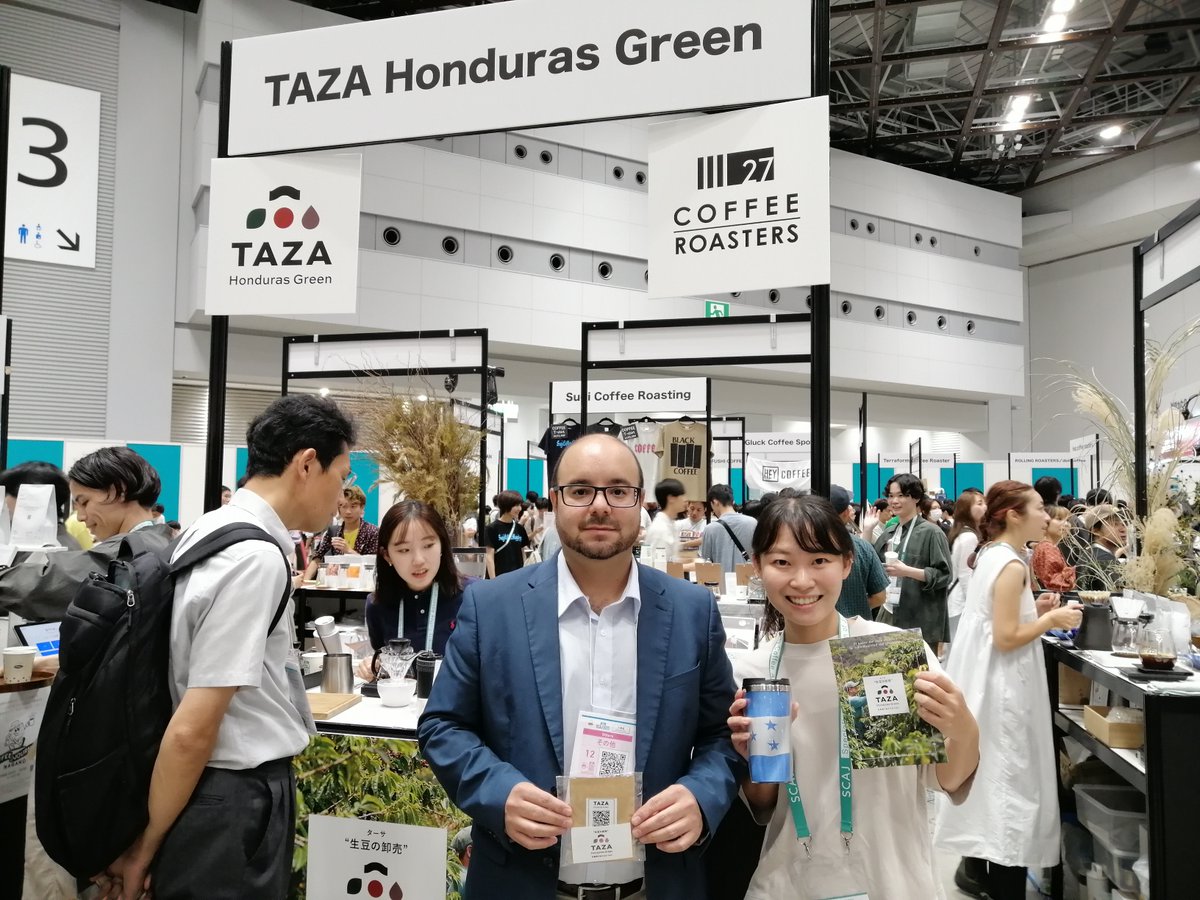 El Big Sight de Tokio, fue escenario de la feria de café “Specialty Coffee Conference and Exhibition”.

El Encargado de Negocios de la Emb. Honduras en Japón Anibal Ardón, asistió a la feria, y tuvo la oportunidad de conversar con un grupo de productores y exportadores hondureños
