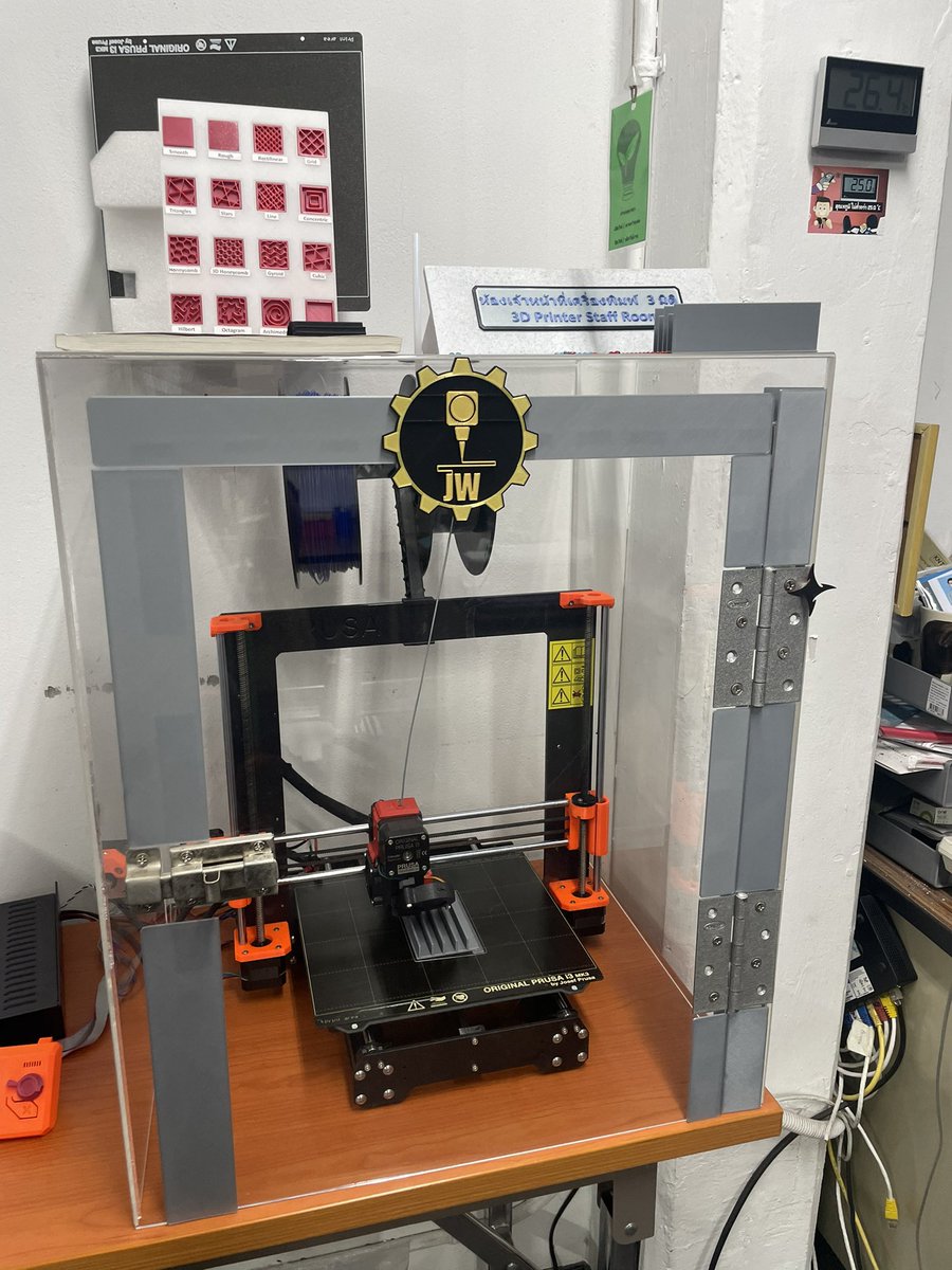 NomuraThai's tweet image. アプリ開発加速のために採用したITスタッフ新人君、いきなりAppSheet触れるだけじゃなくて実は3Dプリンターの使い手で、会社に突然自分のプリンター持ち込んで色々作り始めるなど良きオタクっぷりを発揮中。
フィラメント代とプリンター使用料払うから沢山遊んでください😁
#AppSheet