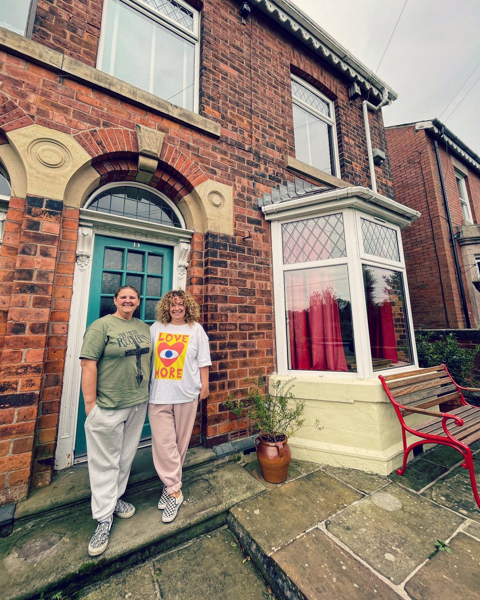 RachelTrelly's tweet photo. New (old) home, who dis? 🔑🏡💕🍾 28/09/23 #NewHome #HouseMove @tfozzeruk https://t.co/7tMONZ3cQz