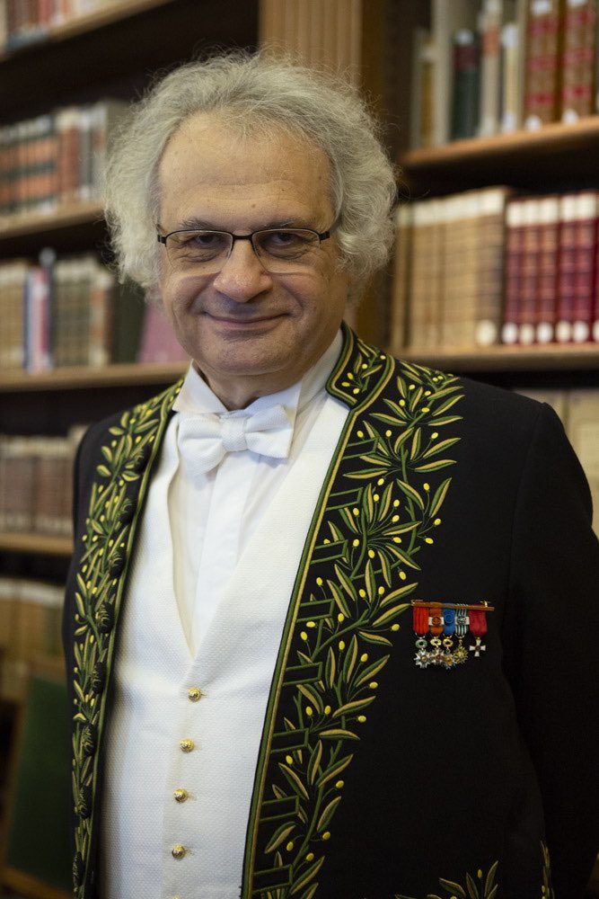 Félicitations au grand écrivain M. Amin Maalouf élu Secrétaire perpétuel de l’Académie française. #languefrançaise #aminemaalouf #rayonnementfrancais #academiefrancaise 🇫🇷