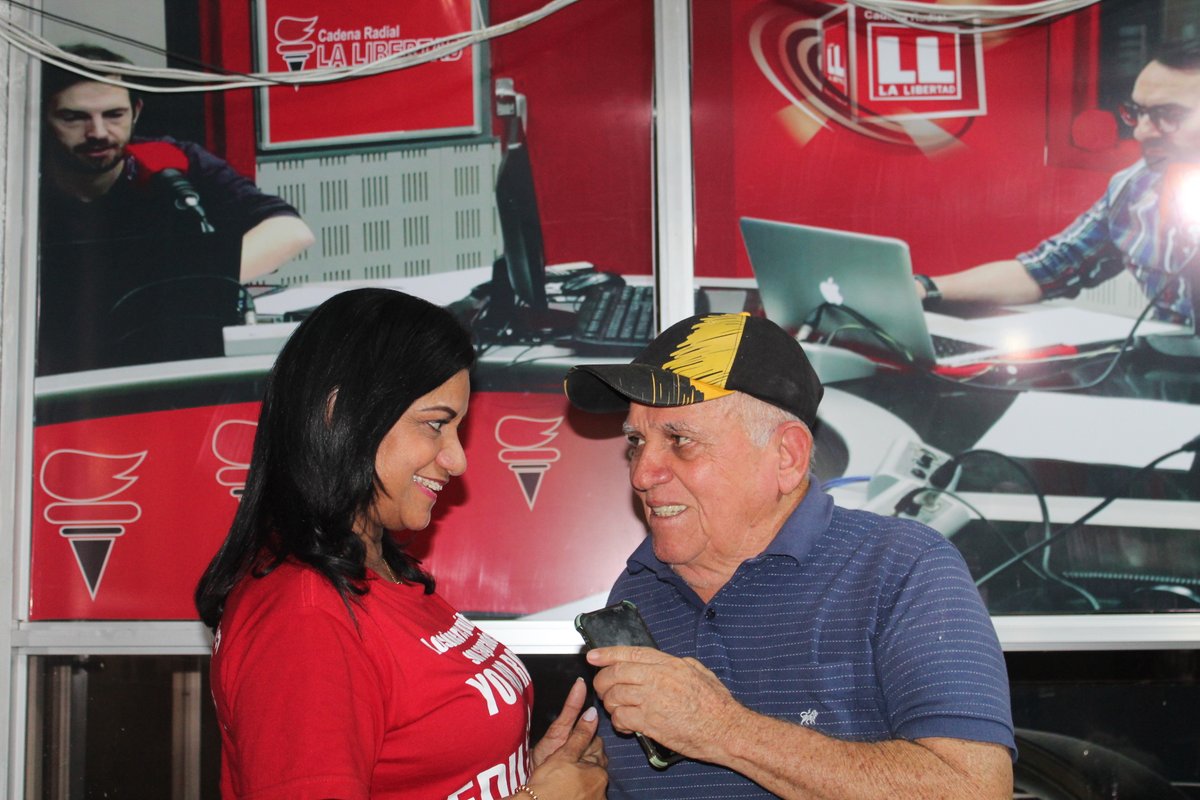 edilsa_cortina's tweet photo. 🎙️ A través de la emisora radio @LaLibertadCo en el programa #LaHoguera que dirige el periodista Jairo Molina Reyes, dialogamos con él acerca de nuestra candidatura a la Alcaldía de #Malambo, ratificando que nuestra alianza es y seguirá siendo con el pueblo. https://t.co/LEdUO0sAIw