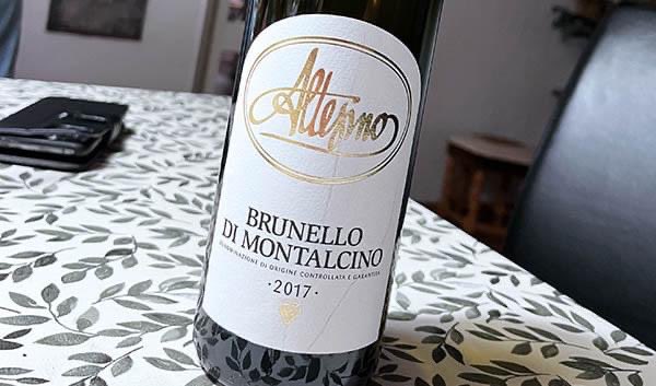 Gert E’s første røde bidrag var denne 2017 #brunellodimontalcino fra det toscanske og historiske vinhus #altesino Società Agricola, der holder til på Località Altesino i den østlige del af Montalcino #houlbergsblog #wineblogger #winelovers #winelover 92P