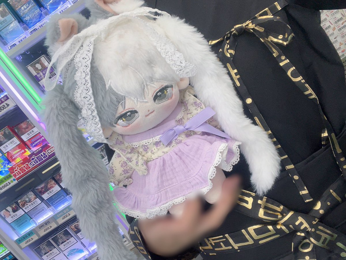 미루멜이랑 같이 한복입고 일일 편의점 알바중🤍

👕 : <a href="/99_closet/">꾸클로젯</a> 
🐶 : <a href="/somidoll_gonggu/">솜이네 말랑공구🥞</a>