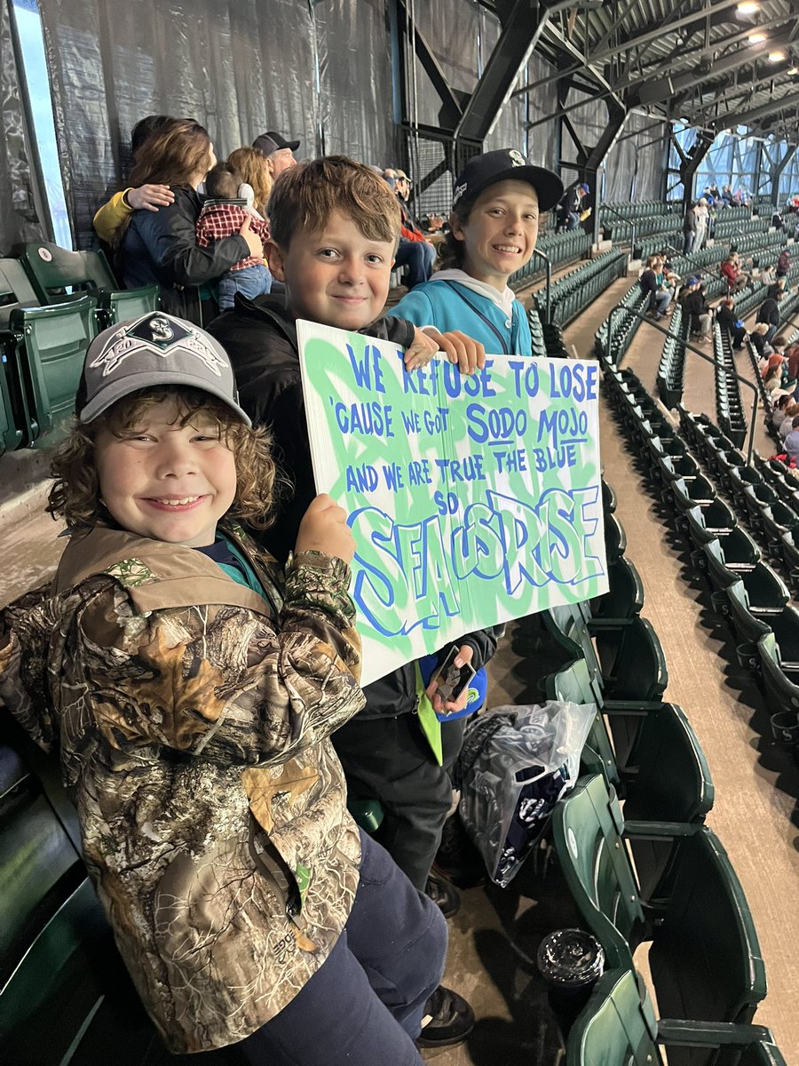 naudiab13's tweet photo. Alright #Mariners it time to #RISE #SeaUsRise #WHEREiROOT #rootsportsnw https://t.co/pDkWao5hfa