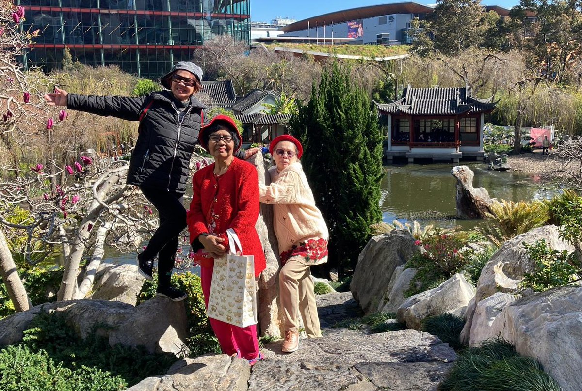 SydWestMS's tweet photo. Seniors from our Social Support Group show that age is no barrier to having fun!  Outings such as this one to the Chinese Garden of Friendship provide an opportunity for social interaction and help keep our seniors active. 

#community #friendship https://t.co/0N00aKrbiW