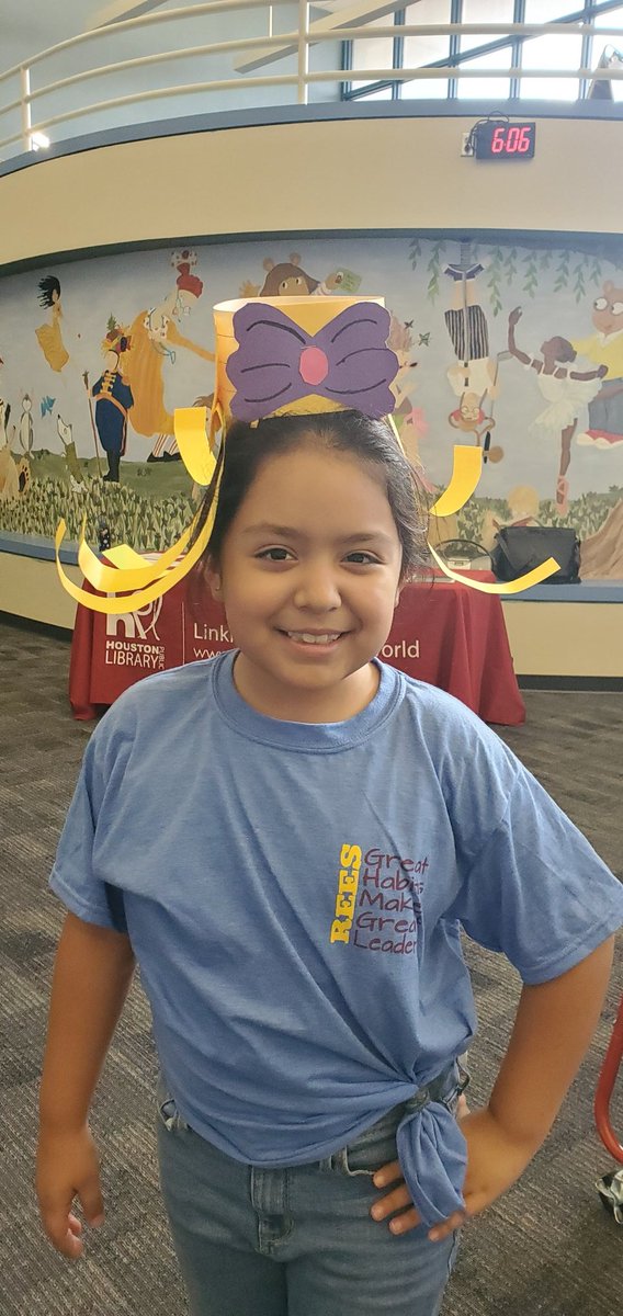 ReesLibrarian's tweet photo. My @ReesStars also checked out books and played in our makerspace area, but we were really too busy modeling our hats to take many pictures! Join us Oct. 26th for Creepy Carrots by Aaron Reynolds! @MireyaFromTX @KathyCherryAP #ReesReads https://t.co/d1F9Kv0437